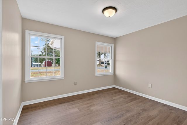 867 Northeast Wayne Avenue, Abingdon, VA 24210