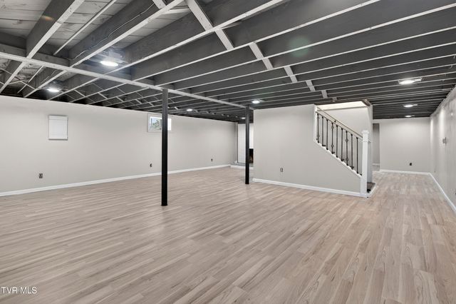 867 Northeast Wayne Avenue, Abingdon, VA 24210