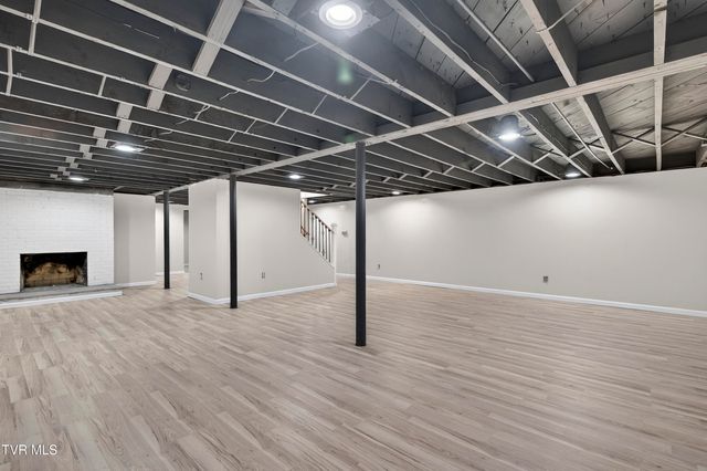 867 Northeast Wayne Avenue, Abingdon, VA 24210