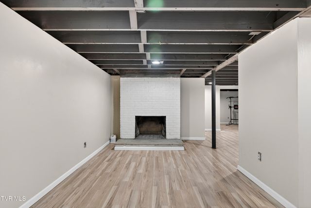 867 Northeast Wayne Avenue, Abingdon, VA 24210