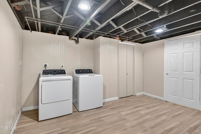 867 Northeast Wayne Avenue, Abingdon, VA 24210