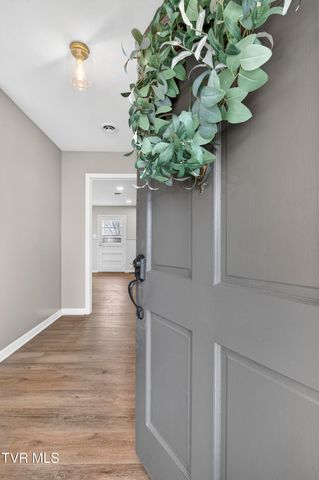 867 Northeast Wayne Avenue, Abingdon, VA 24210