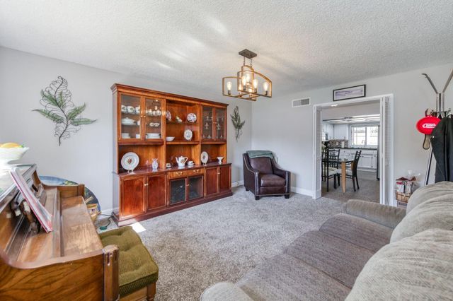2210 E Jon Drive, Fresno, CA 93720