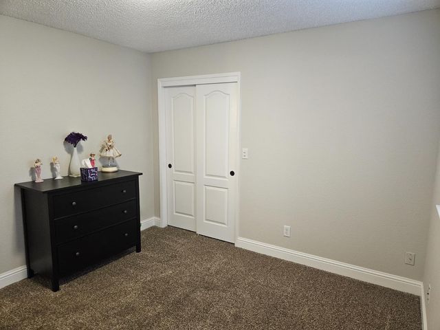 2210 E Jon Drive, Fresno, CA 93720