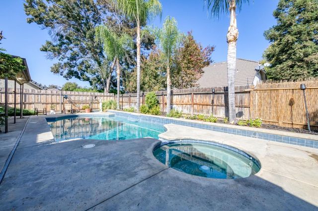 2210 E Jon Drive, Fresno, CA 93720