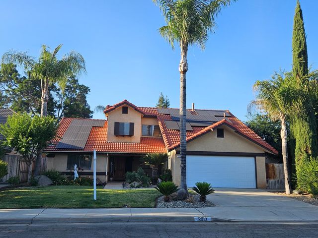 2210 E Jon Drive, Fresno, CA 93720