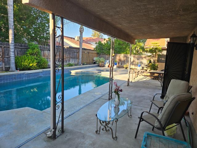 2210 E Jon Drive, Fresno, CA 93720
