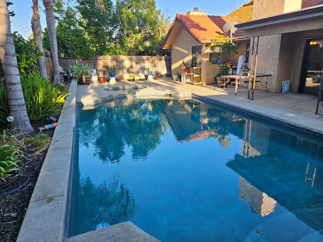 2210 E Jon Drive, Fresno, CA 93720