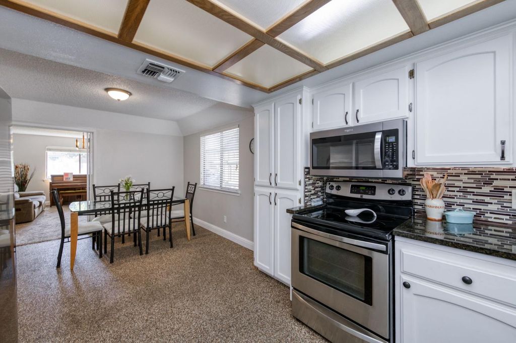 Image 10 of property listing at 2210 E Jon Drive, Fresno, CA 93720