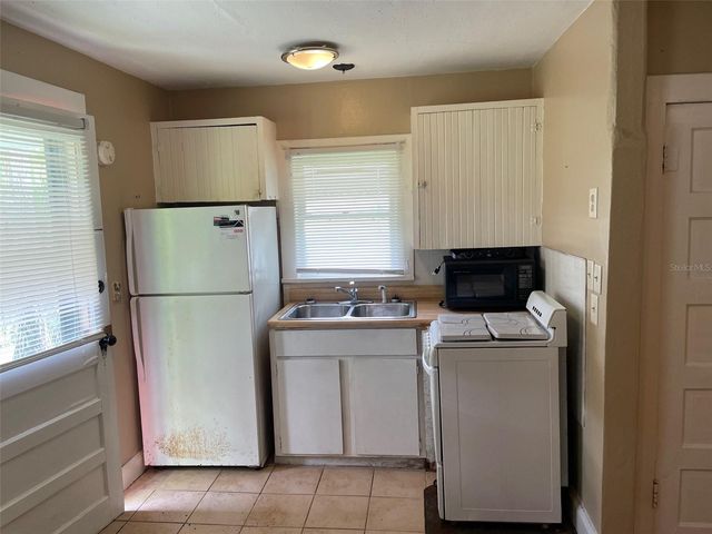 1648 27TH AVENUE N 2, St Petersburg, FL 33713