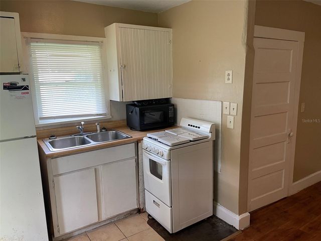 1648 27TH AVENUE N 2, St Petersburg, FL 33713