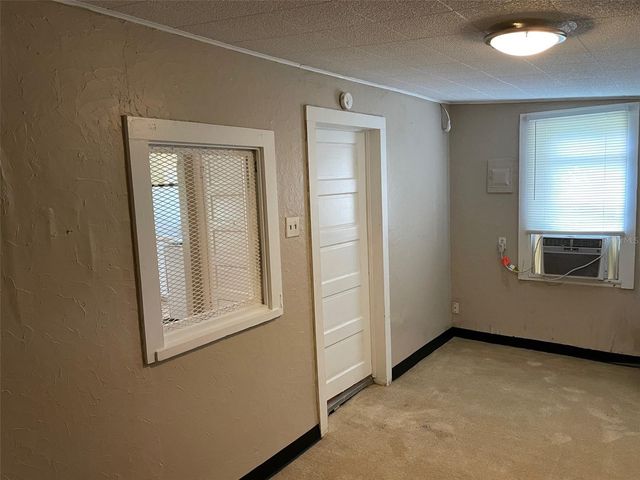 1648 27TH AVENUE N 2, St Petersburg, FL 33713