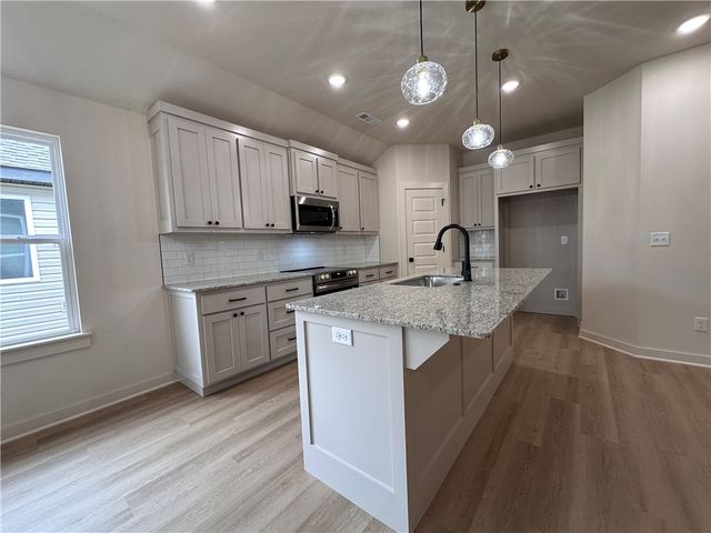 1728 Gerald Shay Road, Gentry, AR 72734