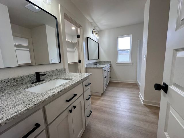 1728 Gerald Shay Road, Gentry, AR 72734
