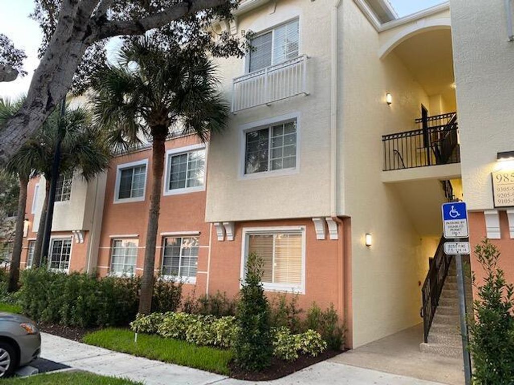 9857 Baywinds Drive 9105, West Palm Beach, FL 33411