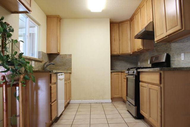 602 Brookwood Rd, Roseville, CA 95678