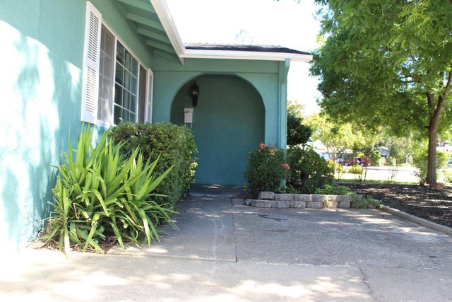 602 Brookwood Rd, Roseville, CA 95678