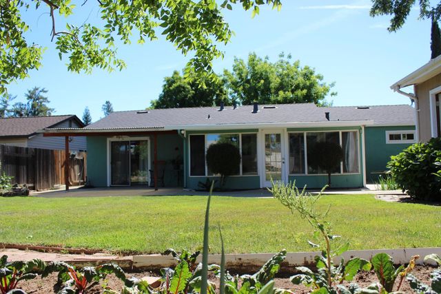 602 Brookwood Rd, Roseville, CA 95678