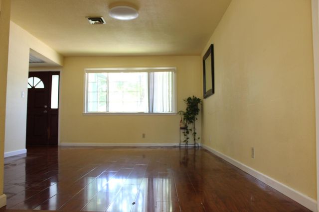602 Brookwood Rd, Roseville, CA 95678