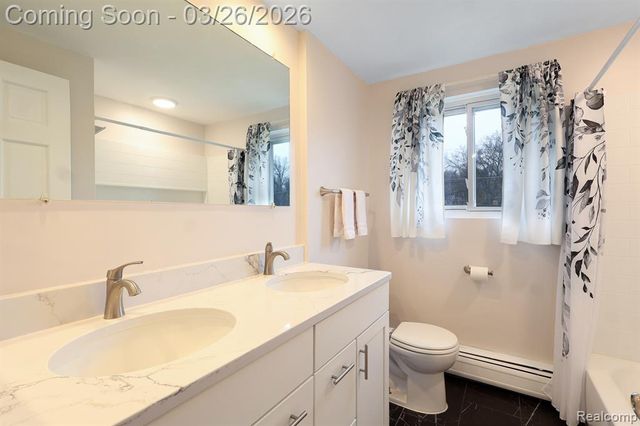 33038 Oakley Street, Livonia, MI 48154