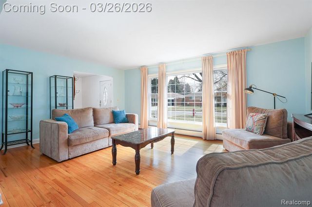 33038 Oakley Street, Livonia, MI 48154