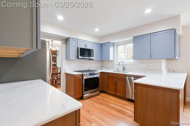 33038 Oakley Street, Livonia, MI 48154