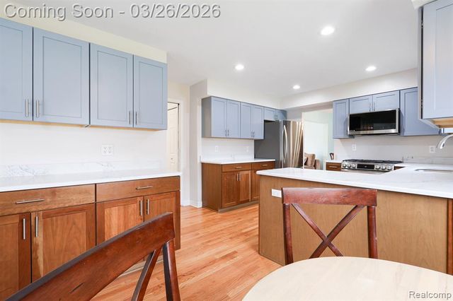 33038 Oakley Street, Livonia, MI 48154