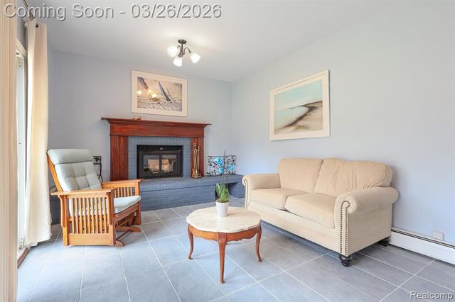 33038 Oakley Street, Livonia, MI 48154