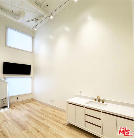 8500 Melrose Avenue 210, West Hollywood, CA 90069