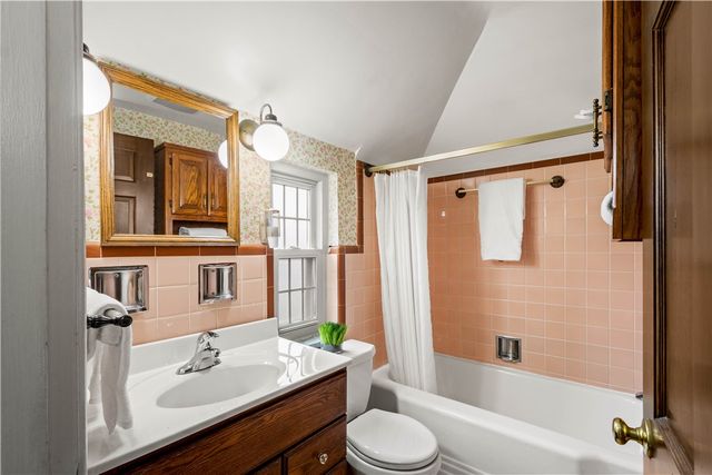 2027 Brookfield Rd, Scott Twp, PA 15243