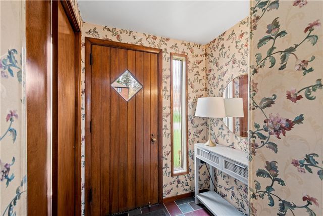 2027 Brookfield Rd, Scott Twp, PA 15243