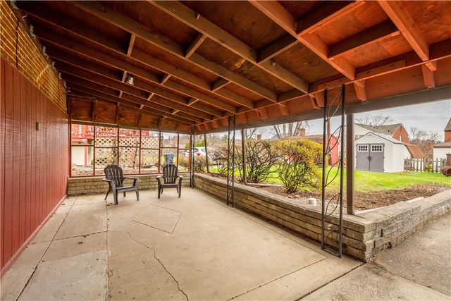 2027 Brookfield Rd, Scott Twp, PA 15243