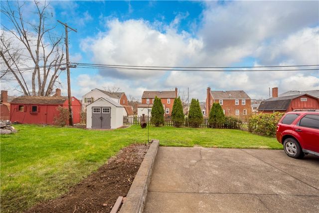 2027 Brookfield Rd, Scott Twp, PA 15243