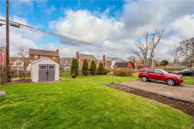 2027 Brookfield Rd, Scott Twp, PA 15243