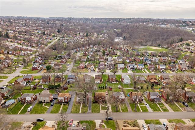 2027 Brookfield Rd, Scott Twp, PA 15243