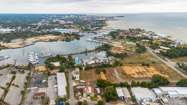 1280 Mahogany Mill Rd 13, Pensacola, FL 32507