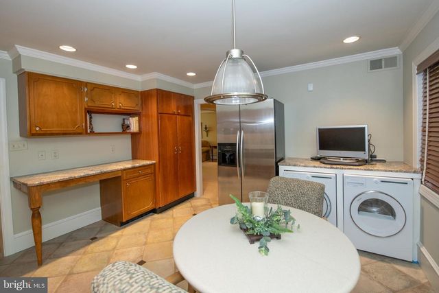 1004 SPRING VALLEY RD, Jenkintown, PA 19046