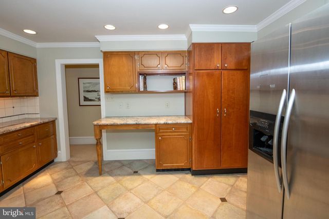 1004 SPRING VALLEY RD, Jenkintown, PA 19046