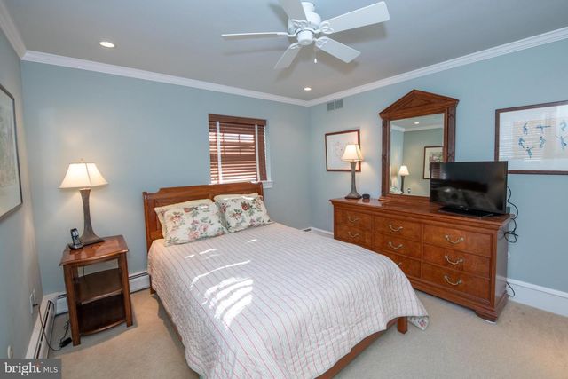 1004 SPRING VALLEY RD, Jenkintown, PA 19046