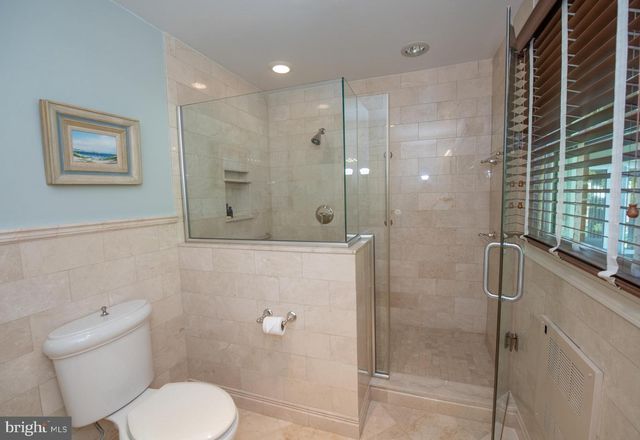 1004 SPRING VALLEY RD, Jenkintown, PA 19046