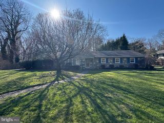 1004 SPRING VALLEY RD, Jenkintown, PA 19046