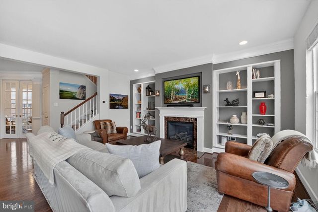 20209 CENTER BROOK SQ, Sterling, VA 20165