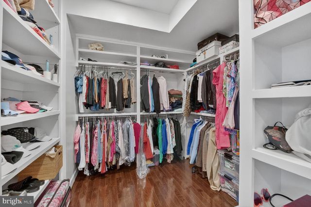 20209 CENTER BROOK SQ, Sterling, VA 20165