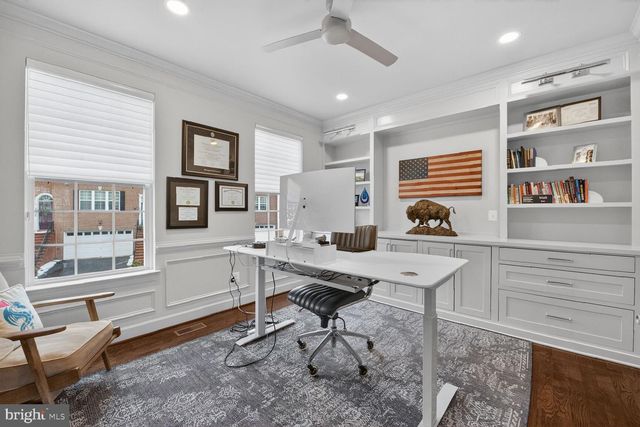 20209 CENTER BROOK SQ, Sterling, VA 20165