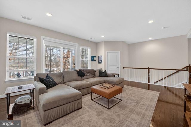 20209 CENTER BROOK SQ, Sterling, VA 20165