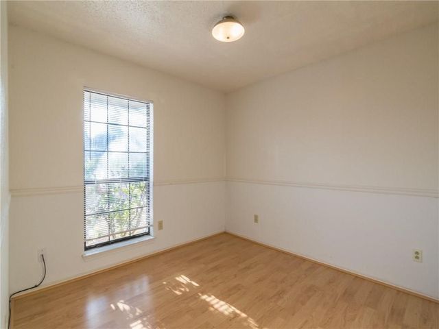 2121 Country Oaks Drive, Garland, TX 75040