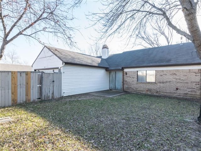 2121 Country Oaks Drive, Garland, TX 75040