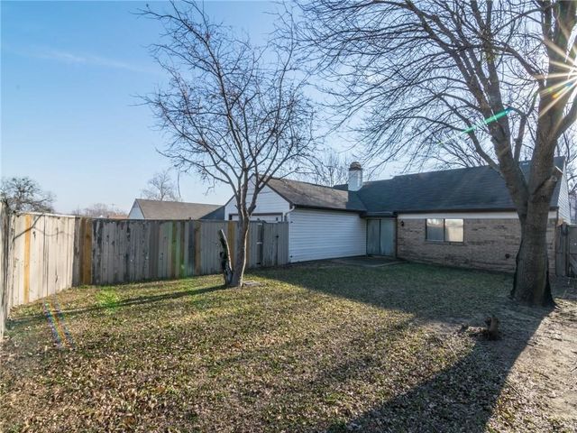 2121 Country Oaks Drive, Garland, TX 75040