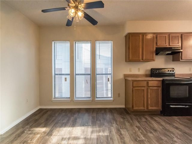 2121 Country Oaks Drive, Garland, TX 75040