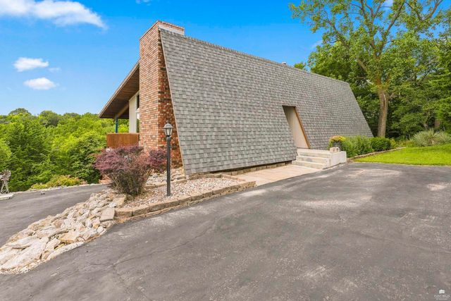 3209 Driftwood Dr., Manhattan, KS 66503